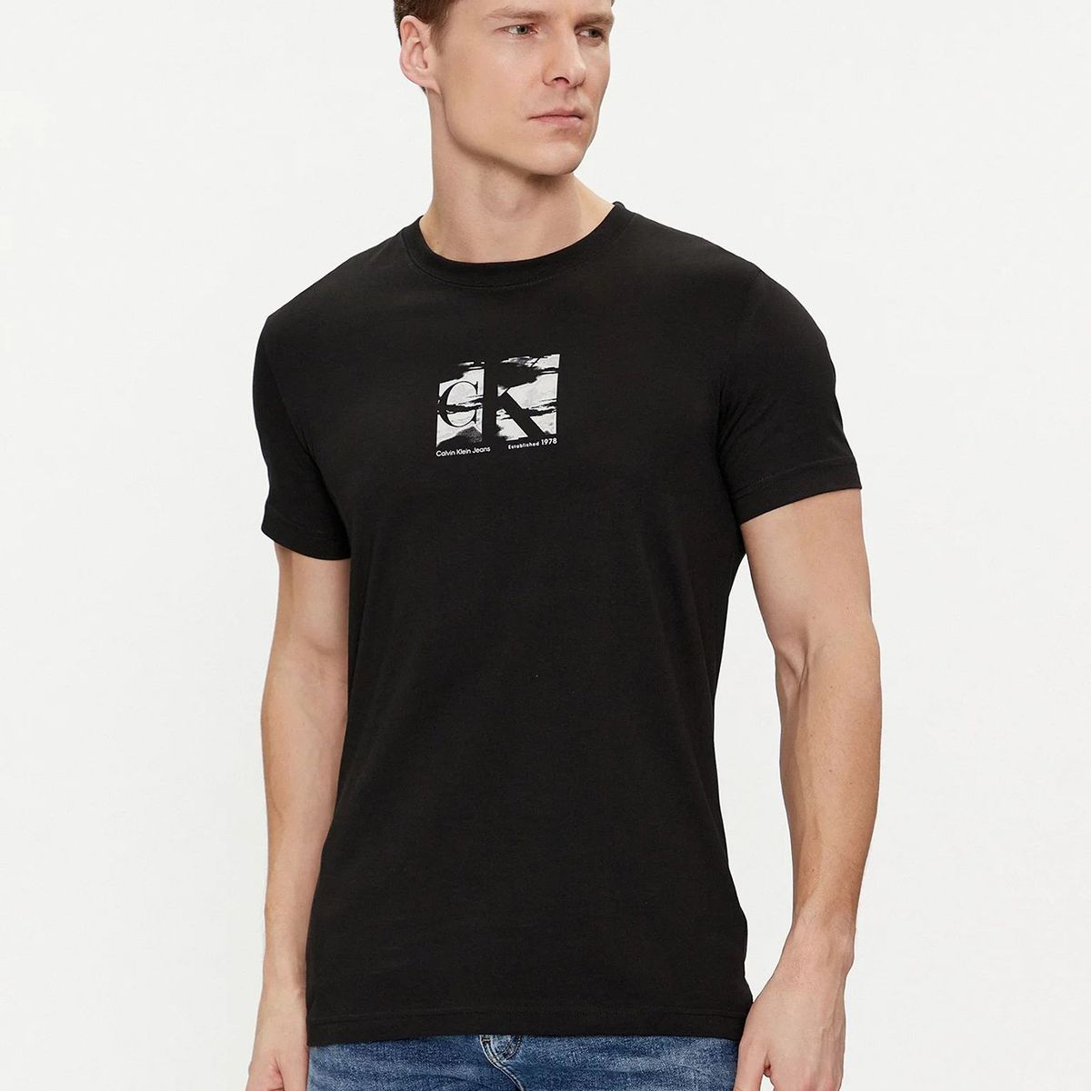 CALVIN KLEIN - Polera Small Box Logo Negro Calvin Klein