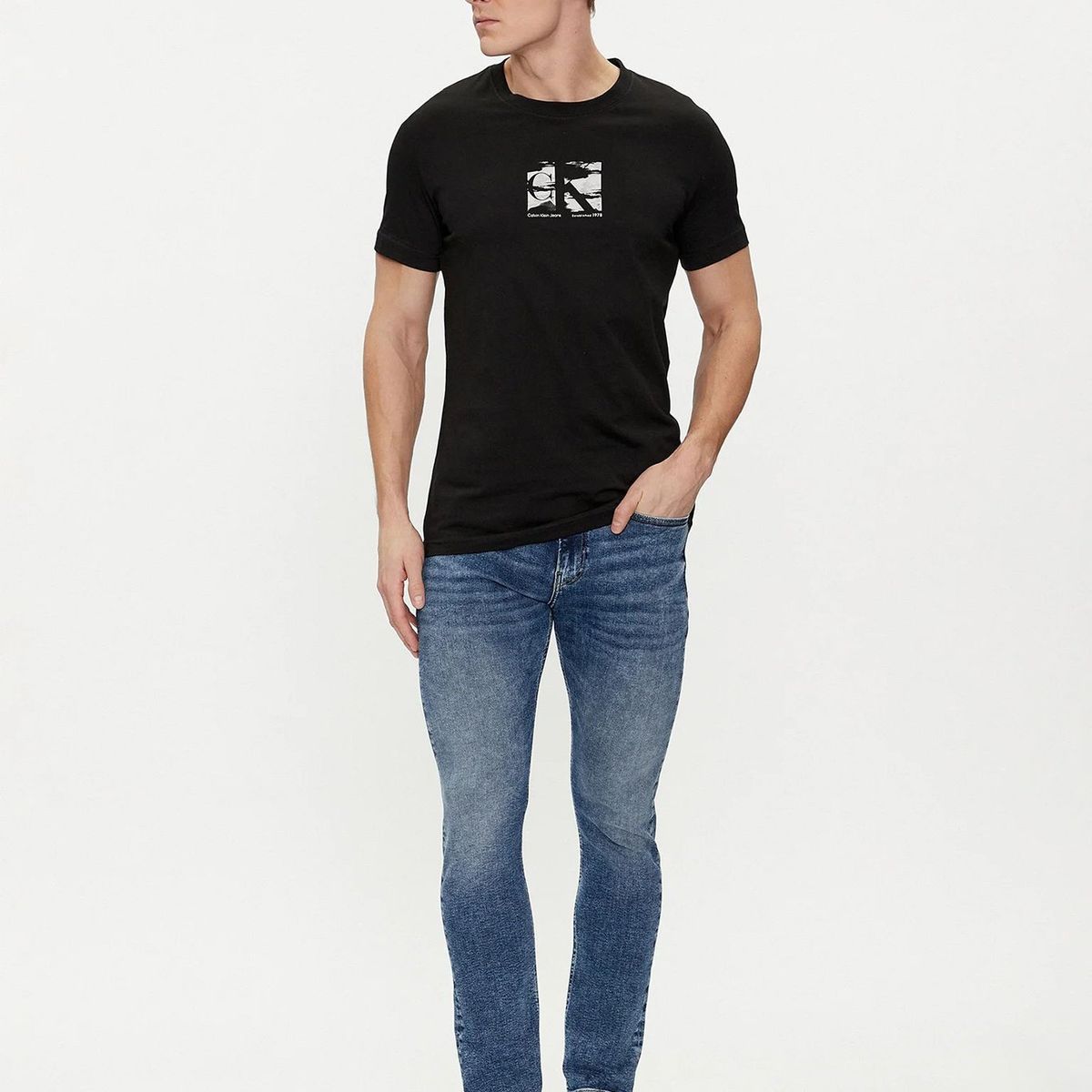 CALVIN KLEIN - Polera Small Box Logo Negro Calvin Klein