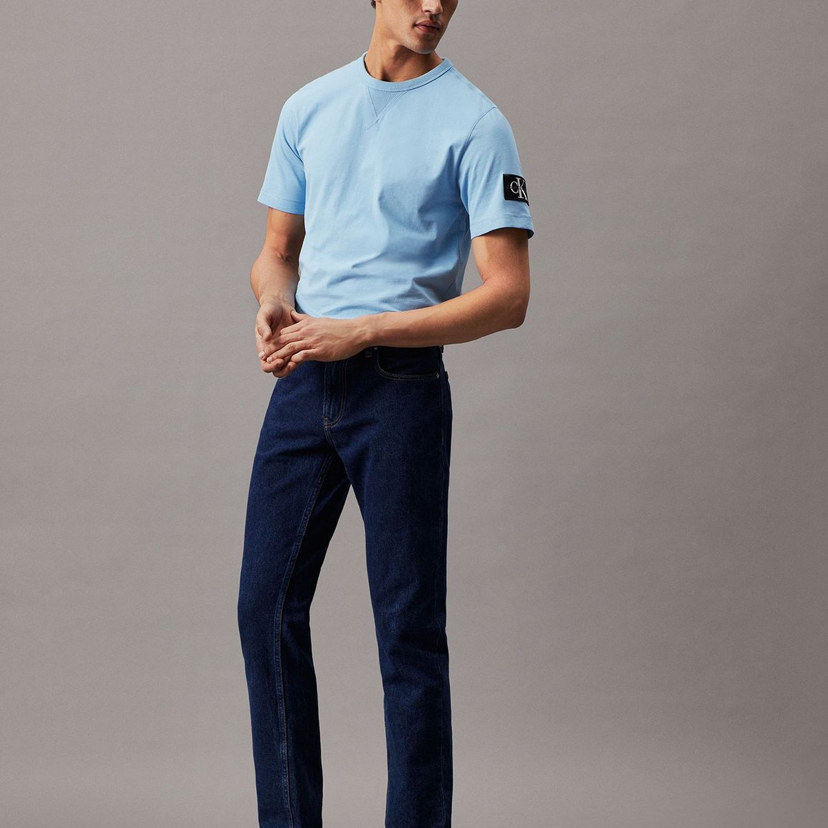 CALVIN KLEIN - Polera Badge Regular Azul Calvin Klein