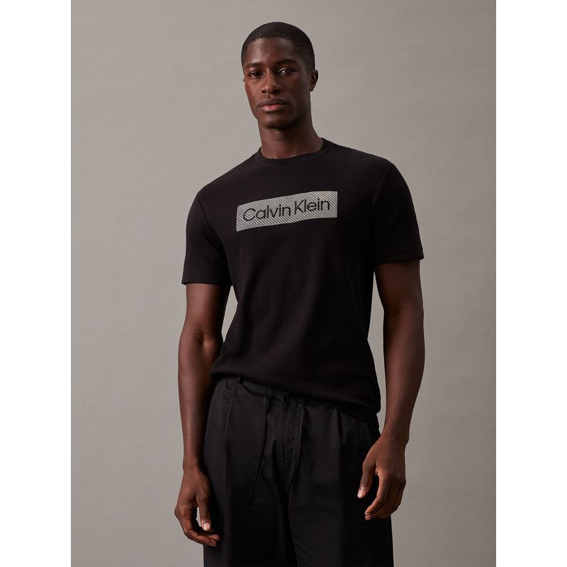 CALVIN KLEIN - Polera Textured Embroidery Negro Calvin Klein