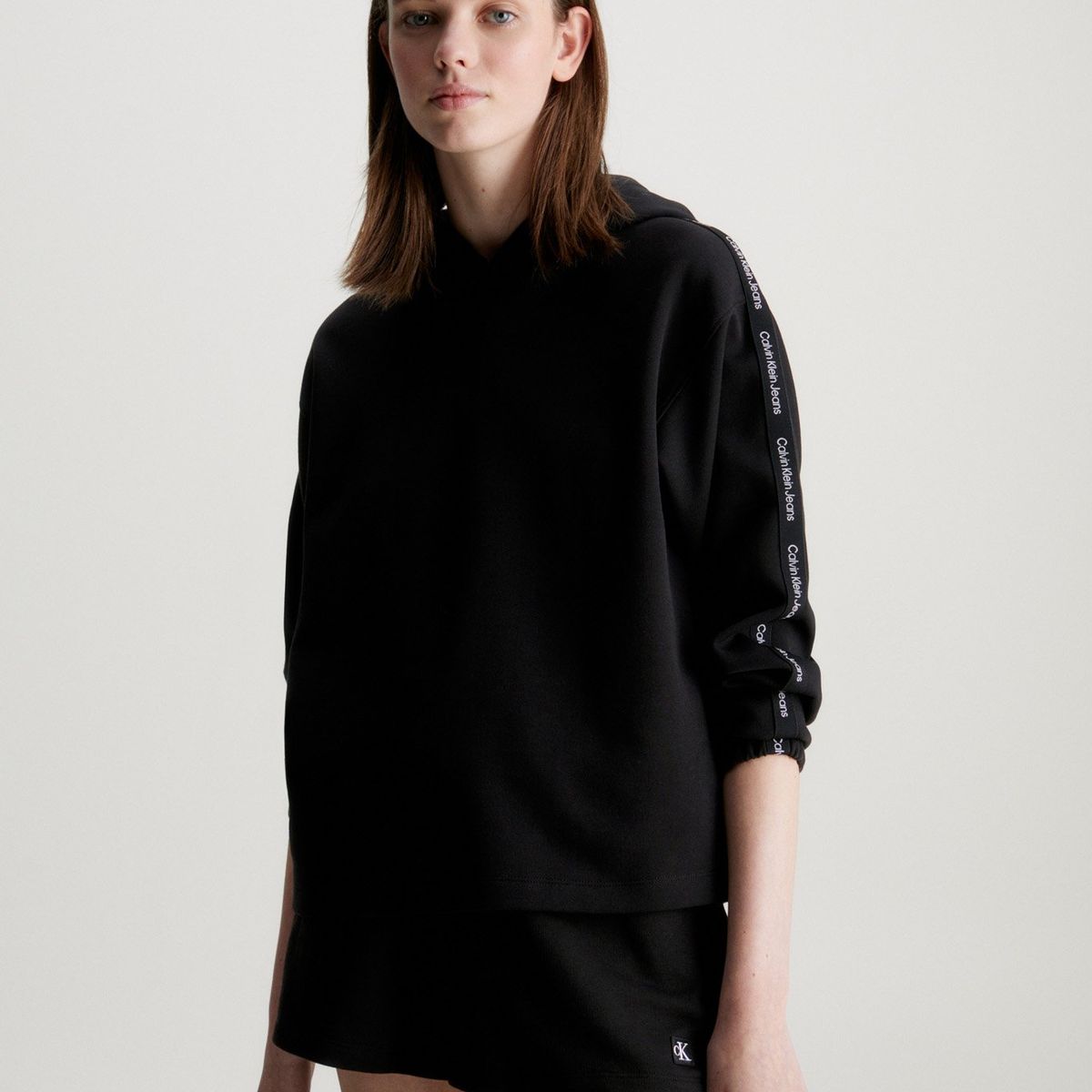 CALVIN KLEIN - Polerón con Gorro Logo Elastic Negro Calvin Klein