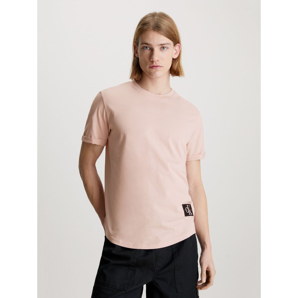 CALVIN KLEIN - Polera Badge Turn Up Rosado Calvin Klein