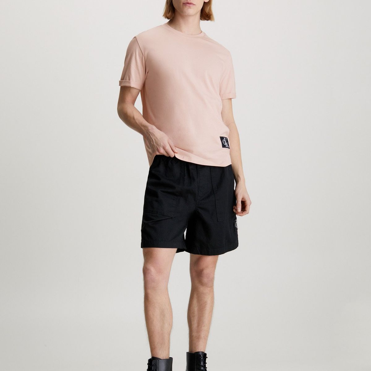 CALVIN KLEIN - Polera Badge Turn Up Rosado Calvin Klein