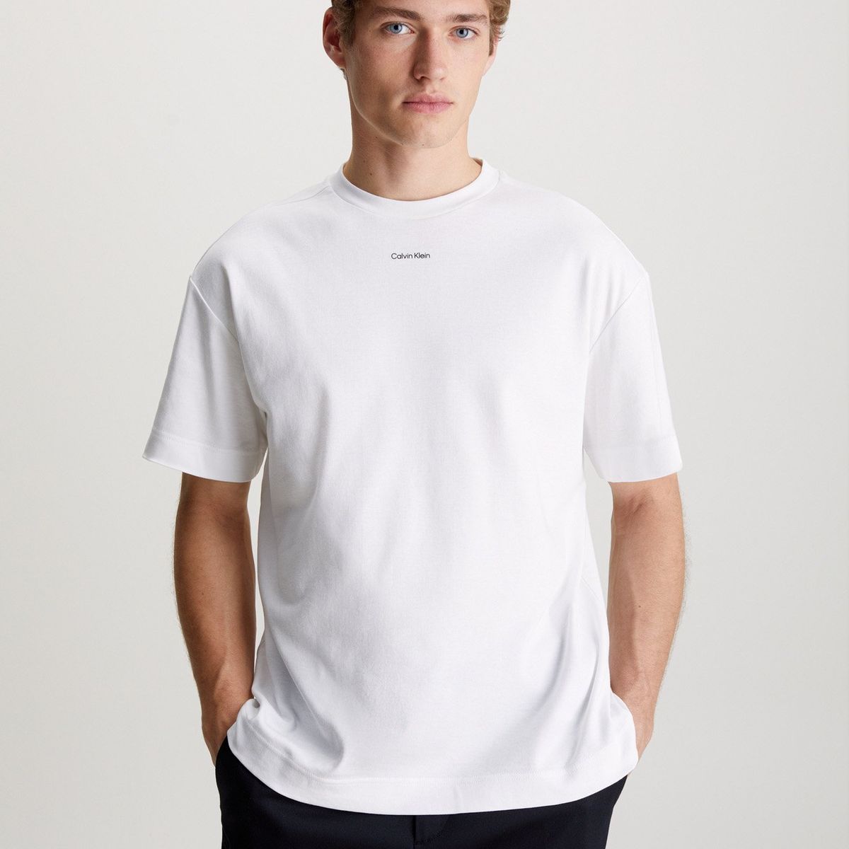 CALVIN KLEIN - Polera Nano Logo Interlock Blanco Calvin Klein