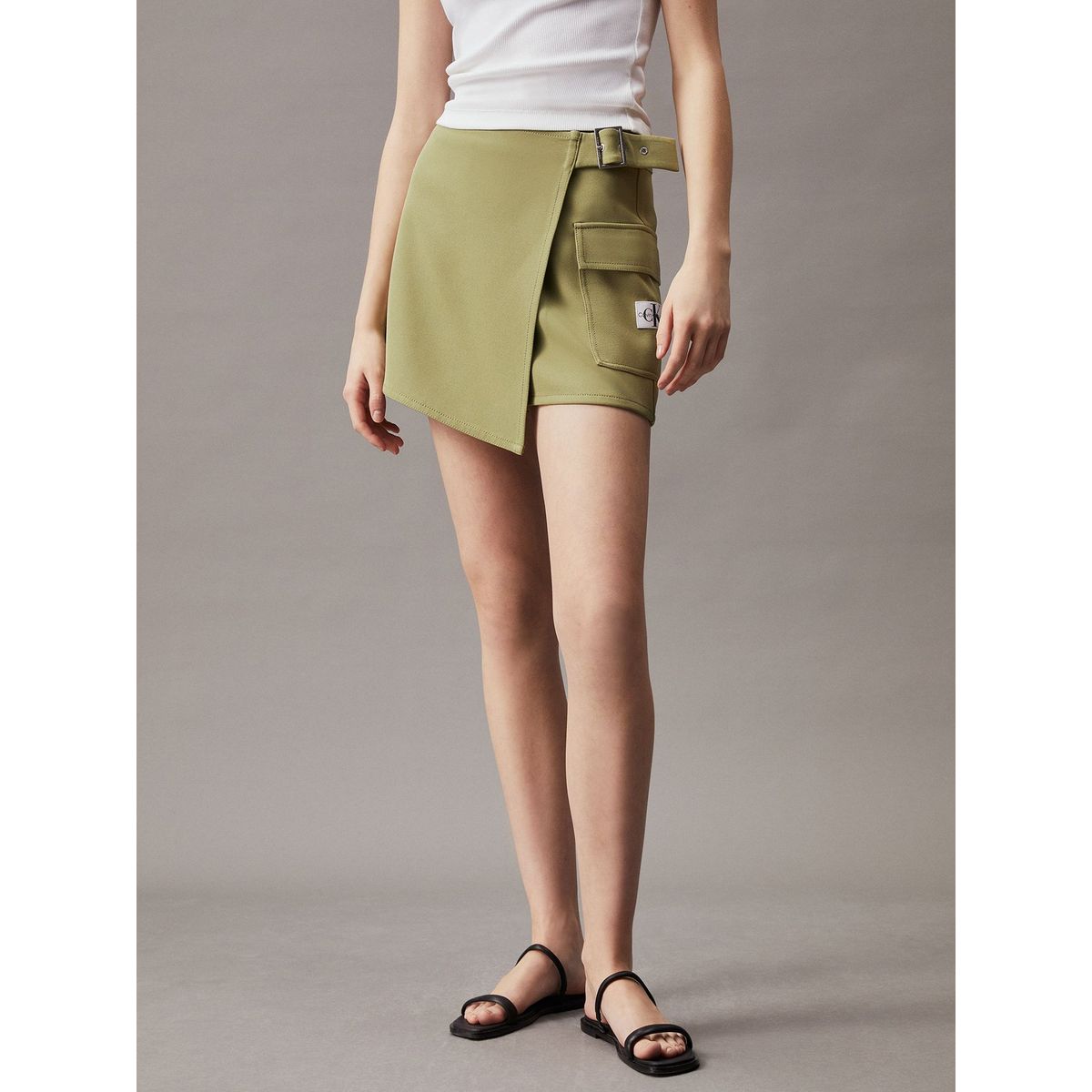 CALVIN KLEIN - Falda Short Buckle Verde Calvin Klein