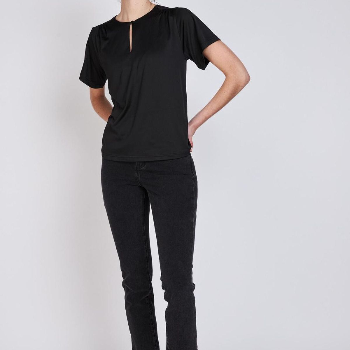 ECLIPSE - Polera Manga Campana Gala Negro Woman by Eclipse WOMAN BY ECLIPSE