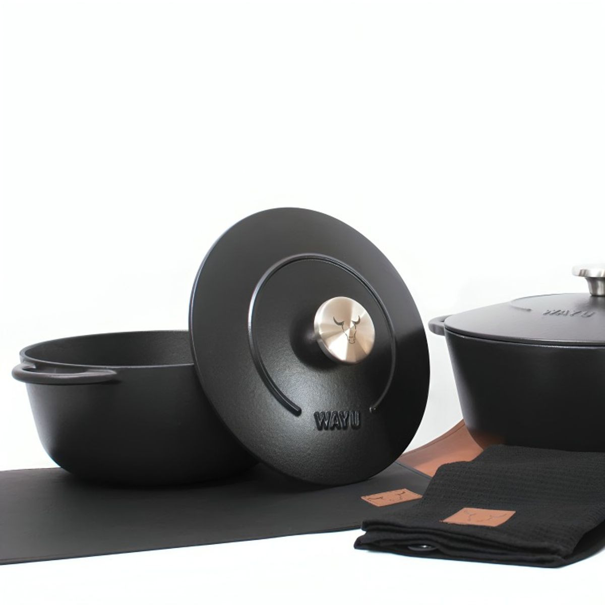 WAYU - OLLA ENAMEL 28CM IRON CAST WAYU