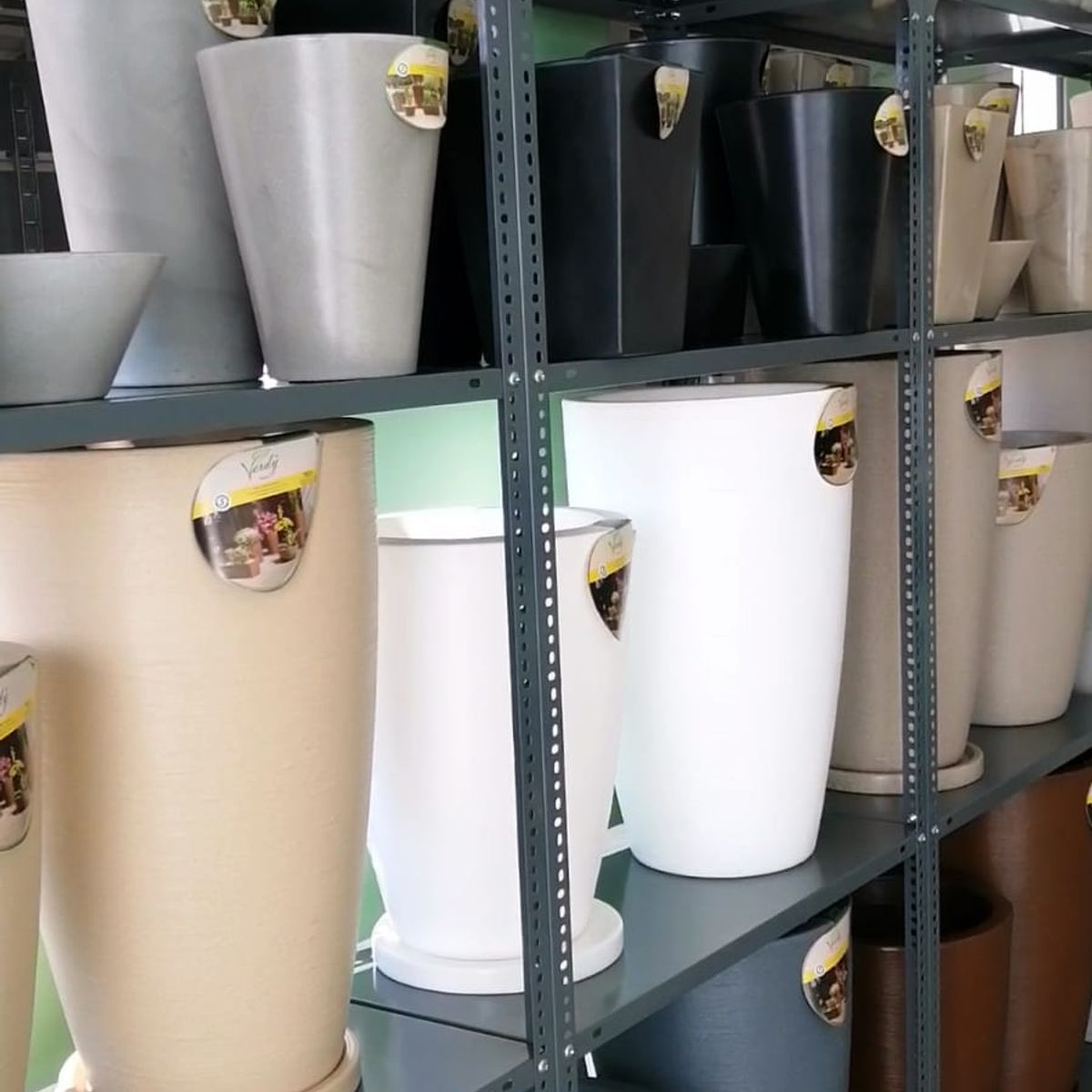 VERDY - Maceta Pantanal Rústico Gris Granito 33x65cms Efecto Piedra Con Plato