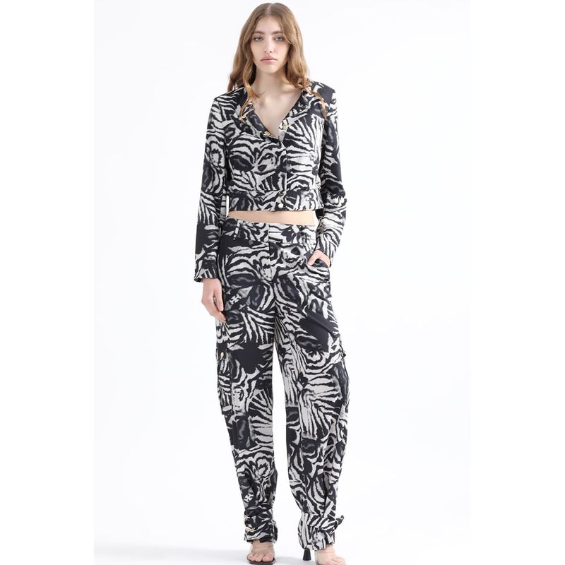 LIOLA - Pantalon Cargo Ancho, Estampado Animal, Negro Liola