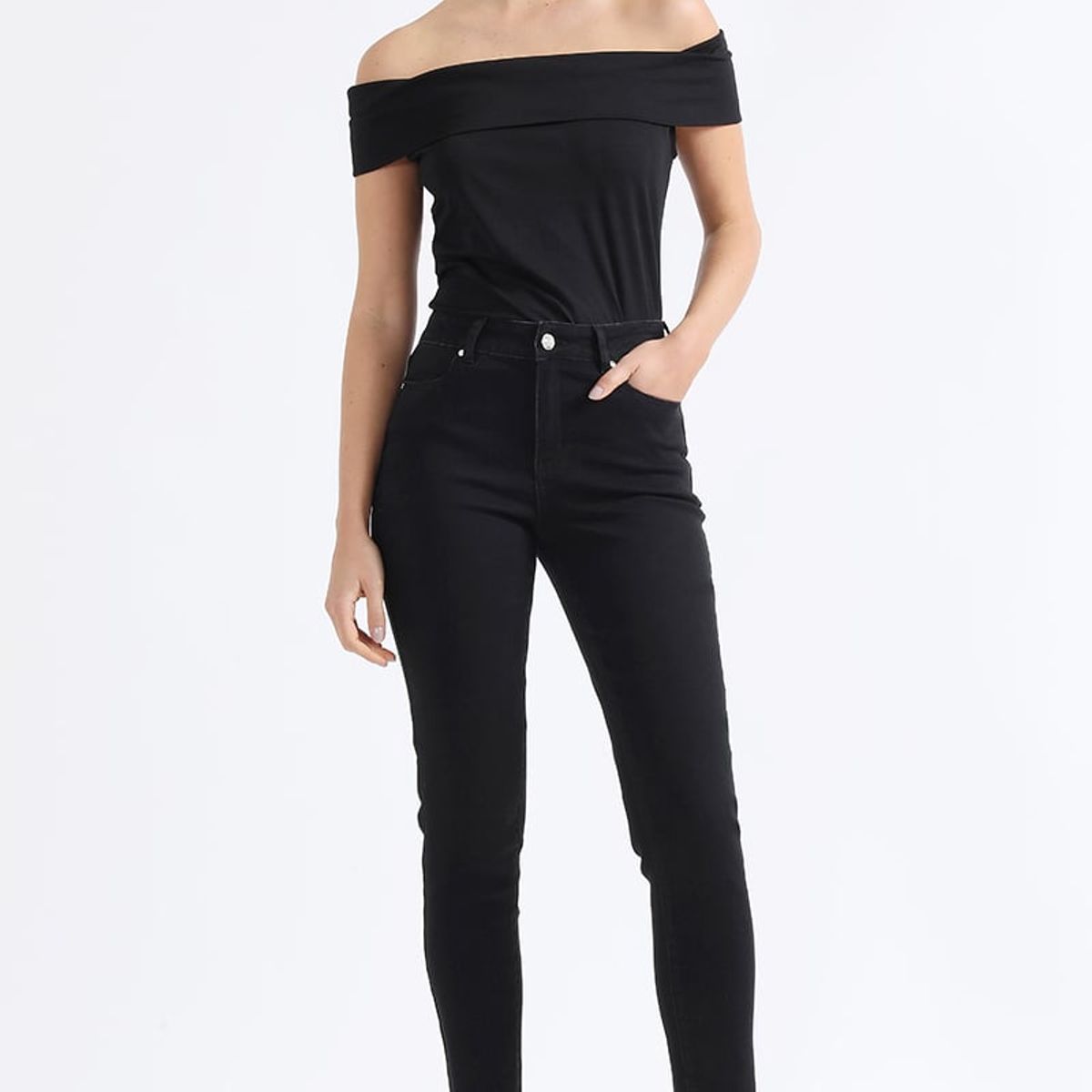 LIOLA - Jeans Color Skinny, Bordado, Tiro Medio, Negro Liola