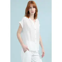 LIOLA - Blusa Tela Fantasia Boton Joya, Crudo