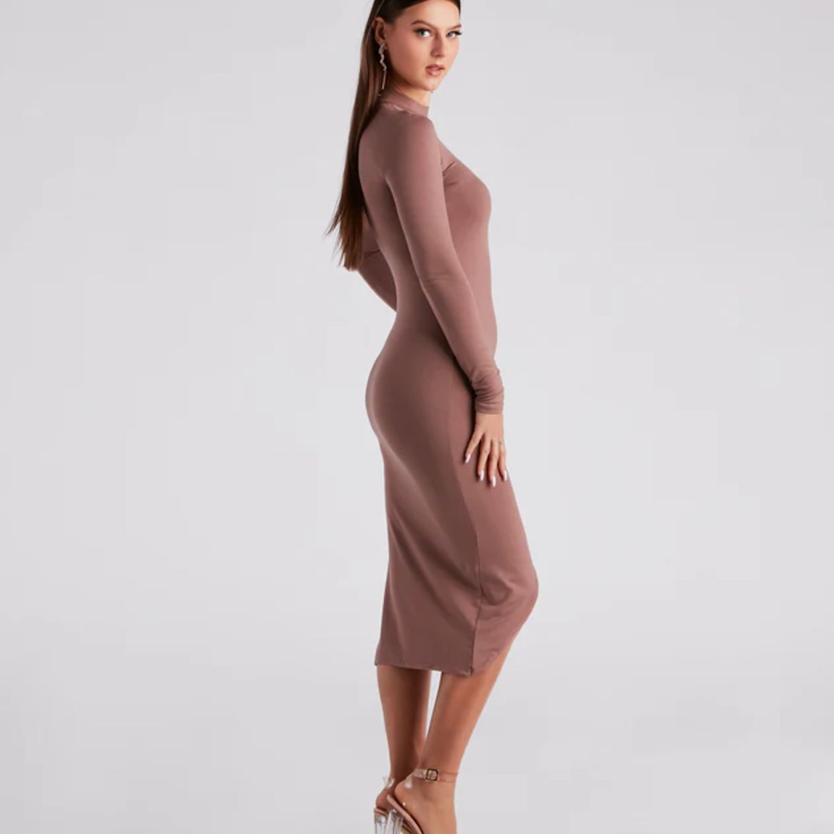WINDSOR - A Casual Slay Ruched Midi Dress
