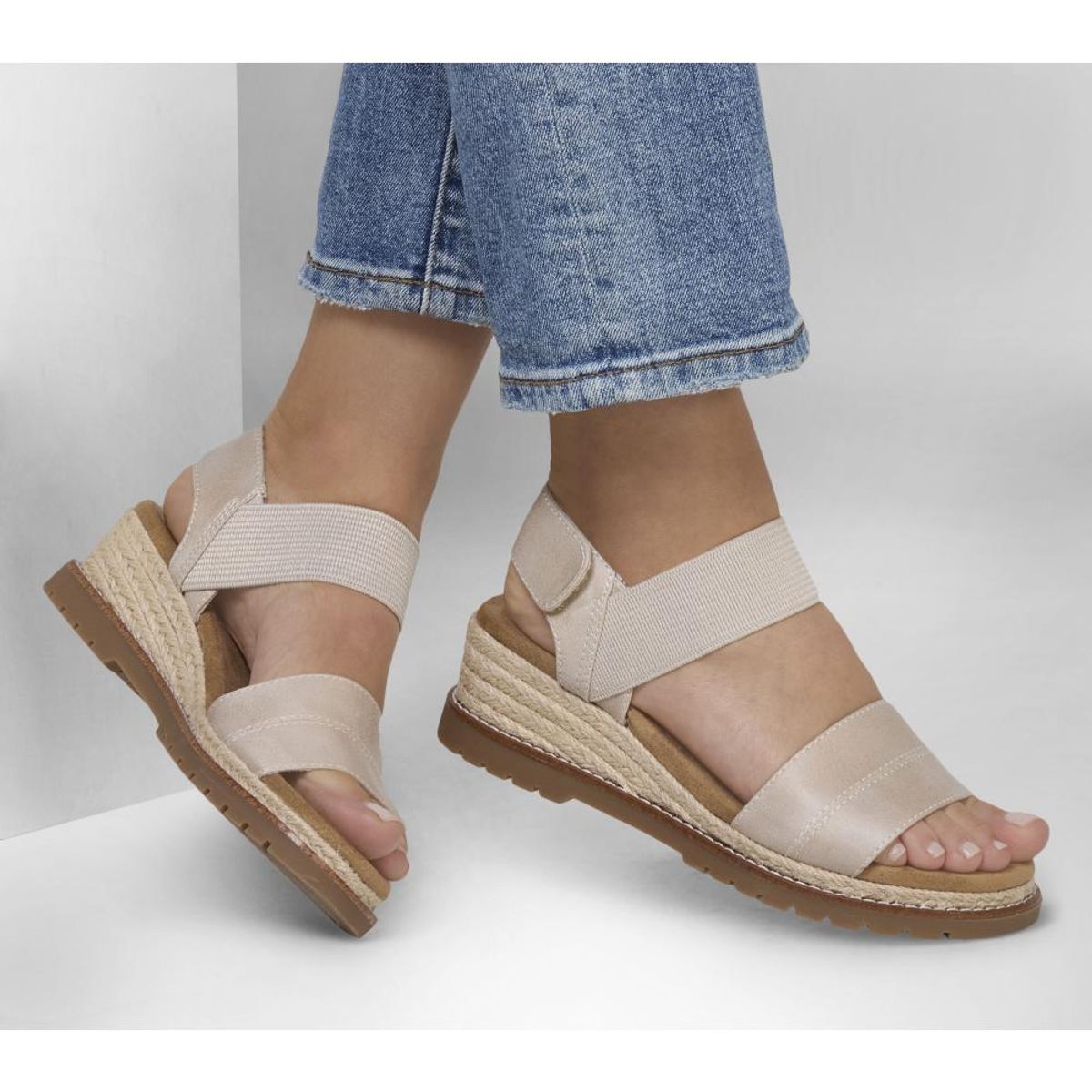 SKECHERS - Sandalia Mujer Desert Chill City Scapes Blanco Skechers