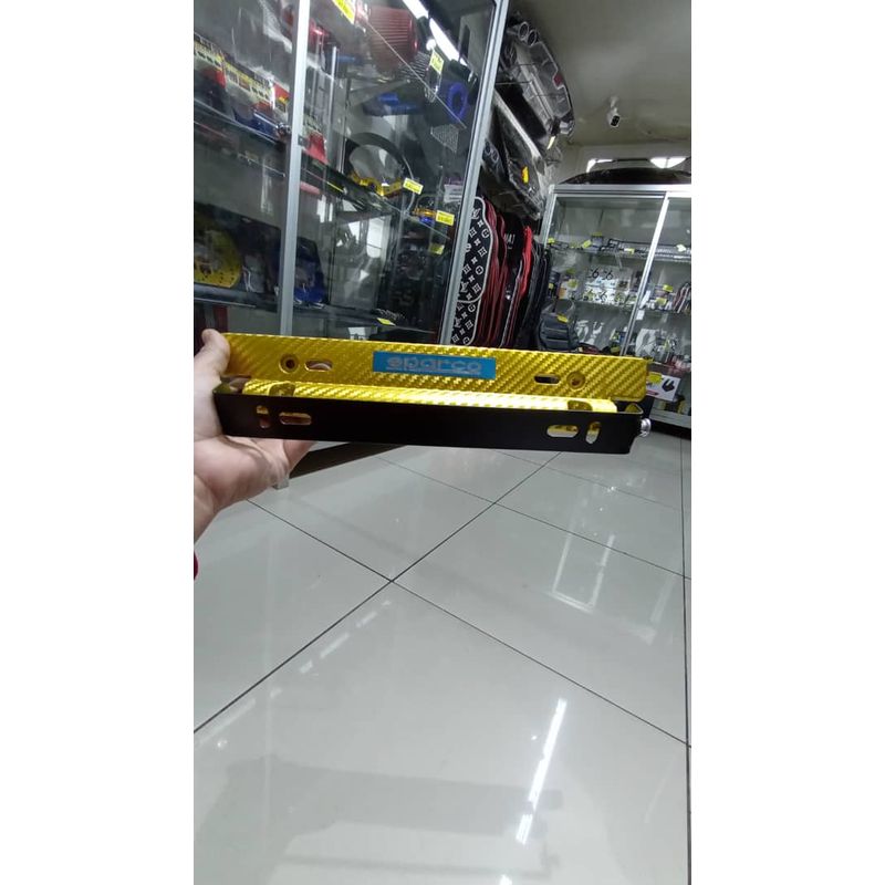 GENERICO - X1 Porta placa auto tipo fibra carbono dorado sparco