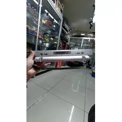 GENERICO - X1 Porta placa auto tipo fibra carbono plata nismo