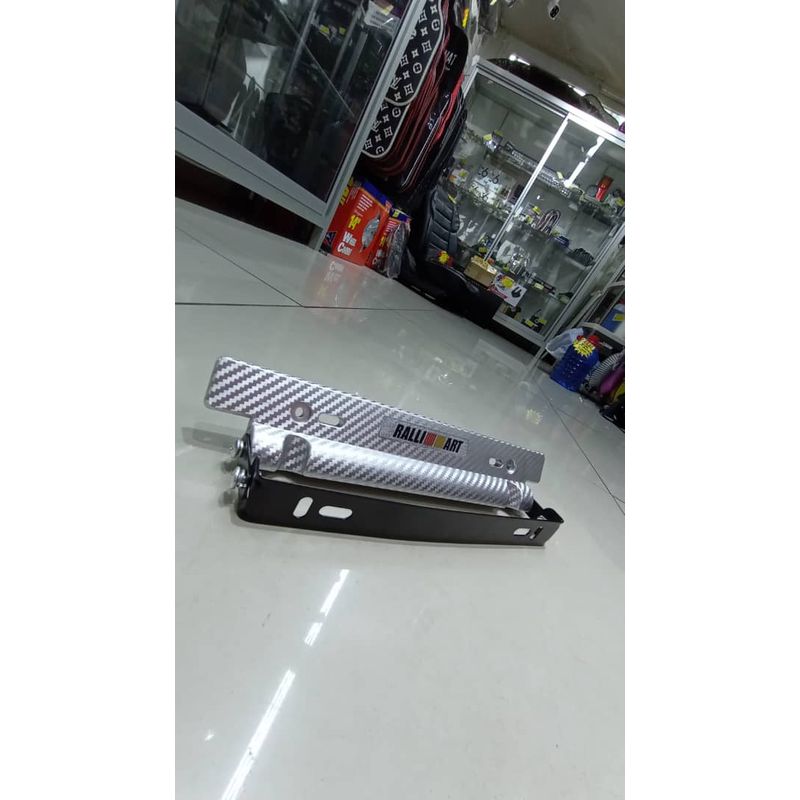GENERICO - X1 Porta placa auto tipo fibra carbono plata ralli art
