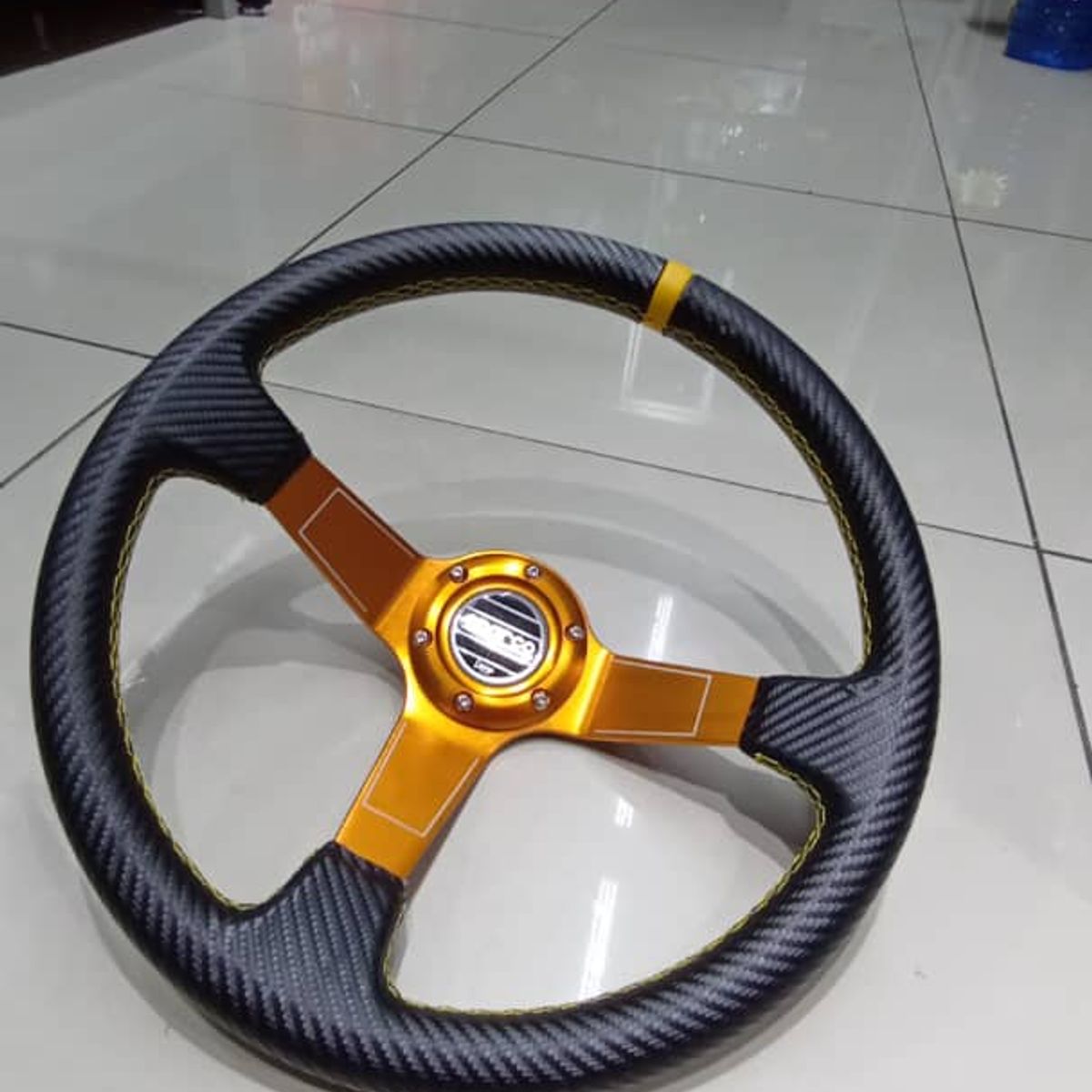 GENERICO - Volante auto deportivo con boton bocina sparco dorado liso