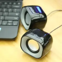 HP - Parlantes Multimedia Para PC USB DHS-211