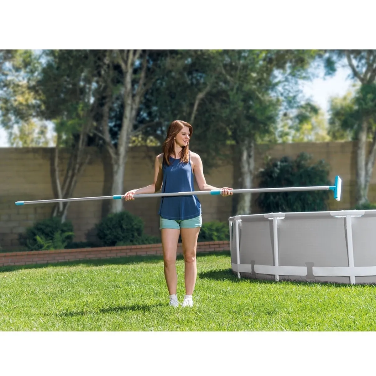 INTEX - Kit de Mantenimiento Deluxe para Piscinas INTEX Con Mango Telescópico