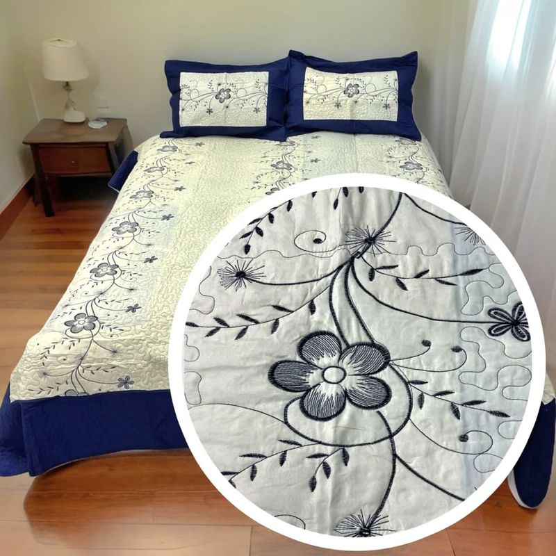 GENERICO - CUBRECAMA BORDADO FLORAL AZUL Y BLANCO DE VERANO PLAZA Y MEDIA 1,5