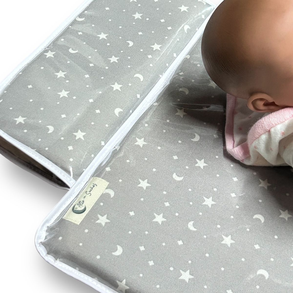 ALTO EN SUEÑOS - Mudador con cabecera Gris Lunas y Estrellas