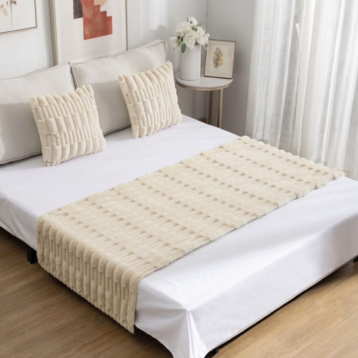 ANGELES DEL HOGAR - Piecera Peludas  2 plazasKing + 2 fundas de cojin  Beige