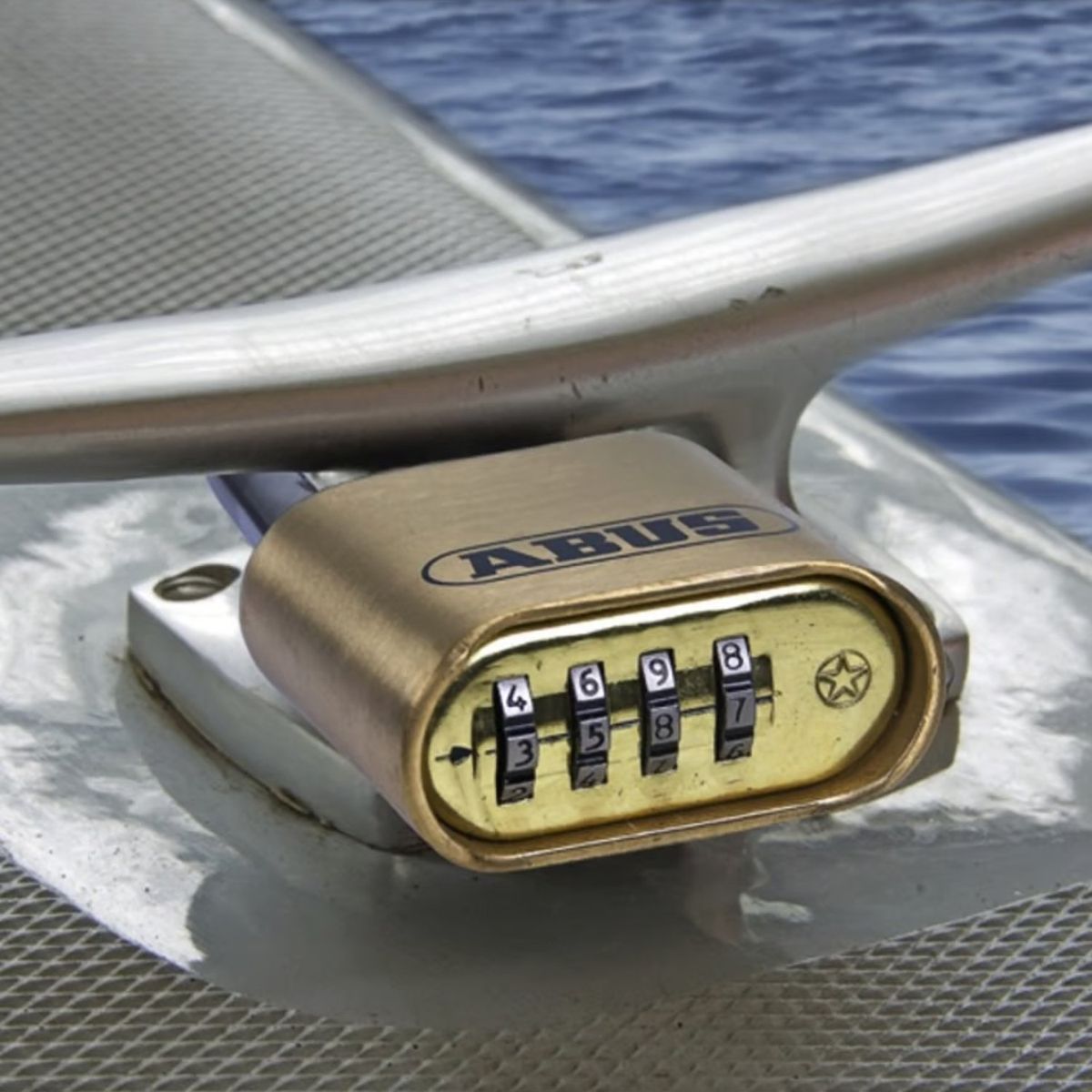 GENERICO - Candado Laton 180ib50 Hb63 Clave Blis