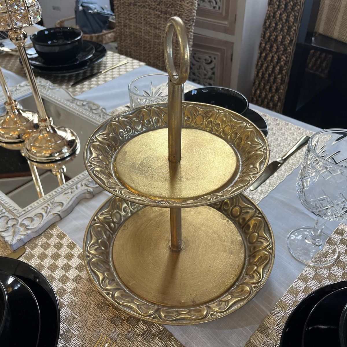 GENERICO - Bandeja de 2 Pisos en Dorado