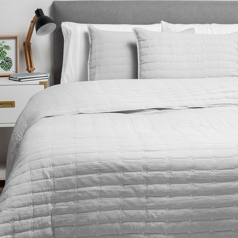 ZAHR - CUBRECAMA PREWASH LISO BLANCO HUESO KING