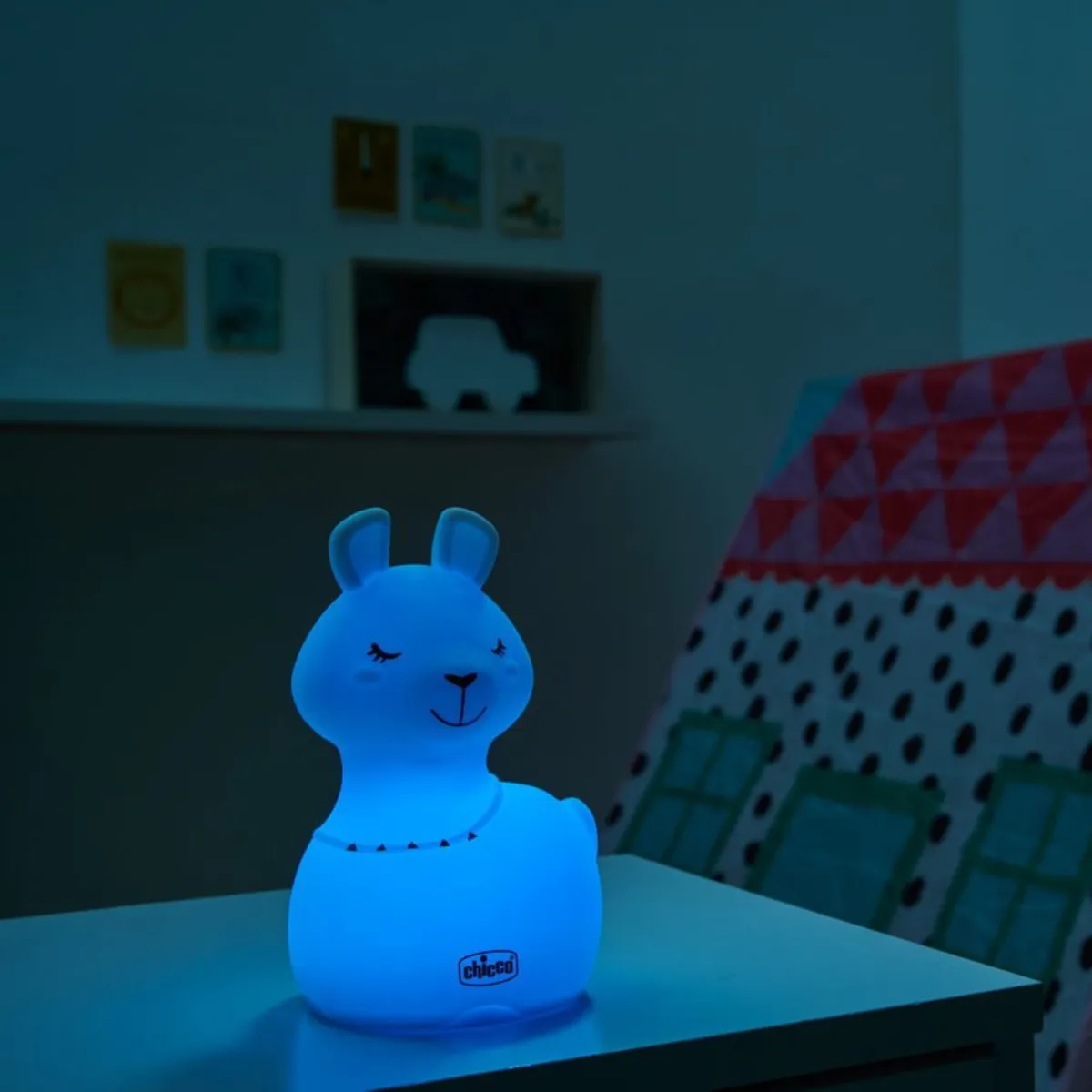 CHICCO - Espantacuco con Cromoterapia Llama de Chicco