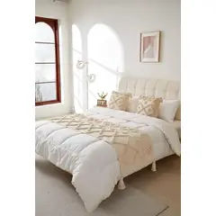 ANGELES DEL HOGAR - Pieceras Bordadas Con Borlas + 2 Fundas De Cojin 2 plazas King Beige