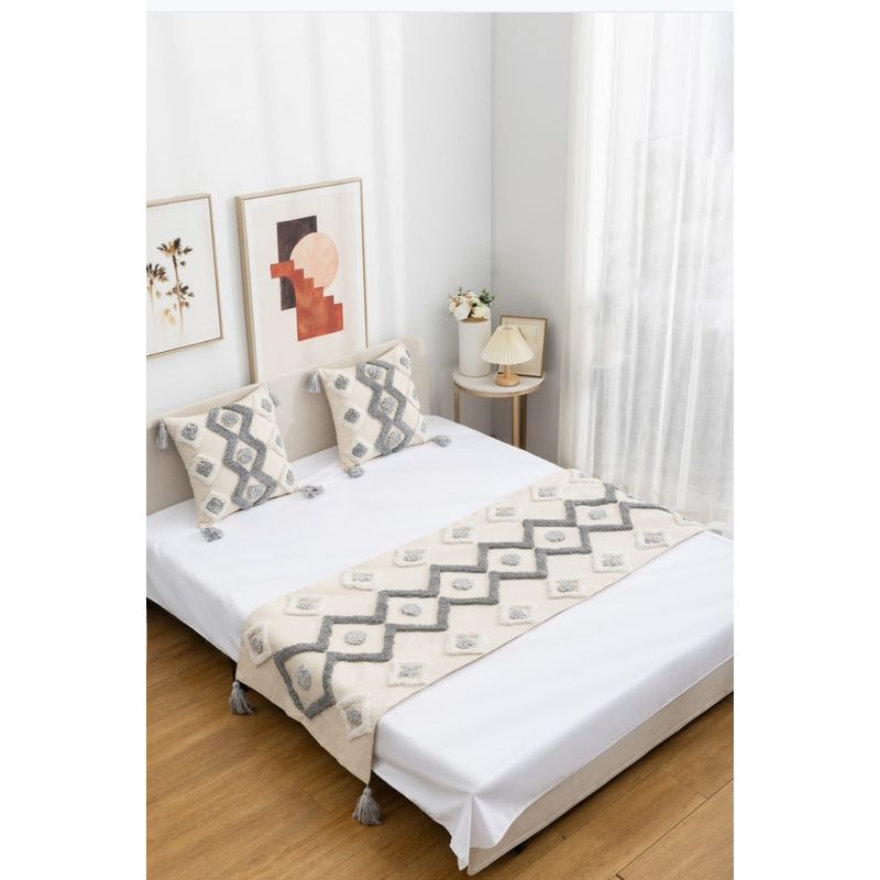 ANGELES DEL HOGAR - Pieceras Bordadas Con Borlas + 2 Fundas De Cojin 2 plazas King