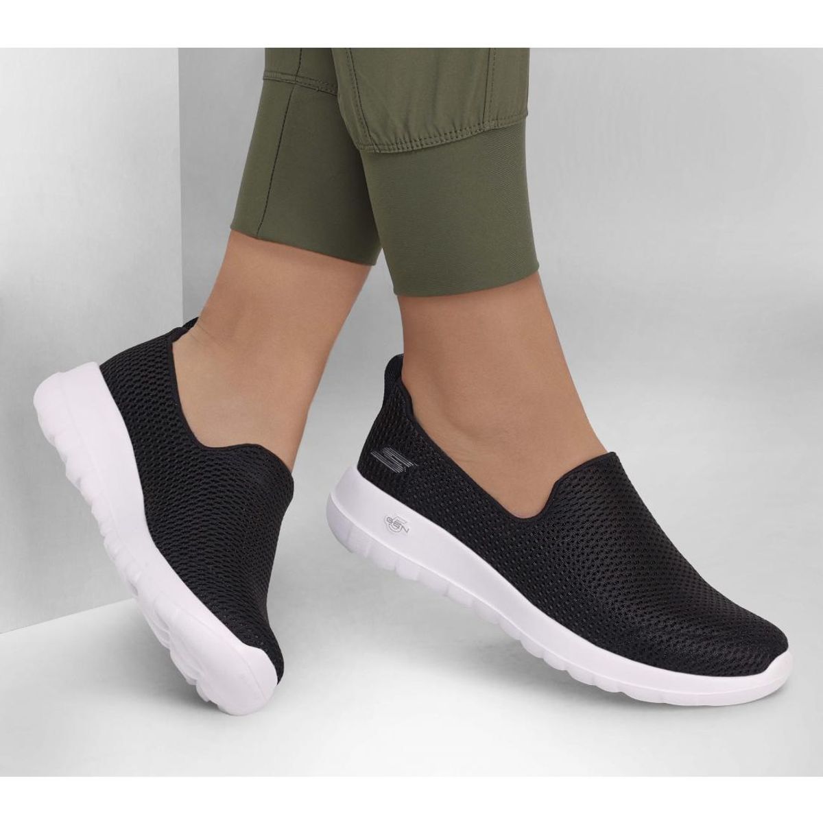 SKECHERS - Zapatilla Mujer Go Walk Joy Negro Skechers
