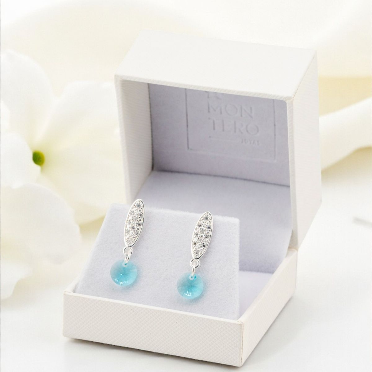 JOYAS MONTERO - Aros Punto De Luz Baño Oro creado con cristales de Swarovski® Genuino Turquesa