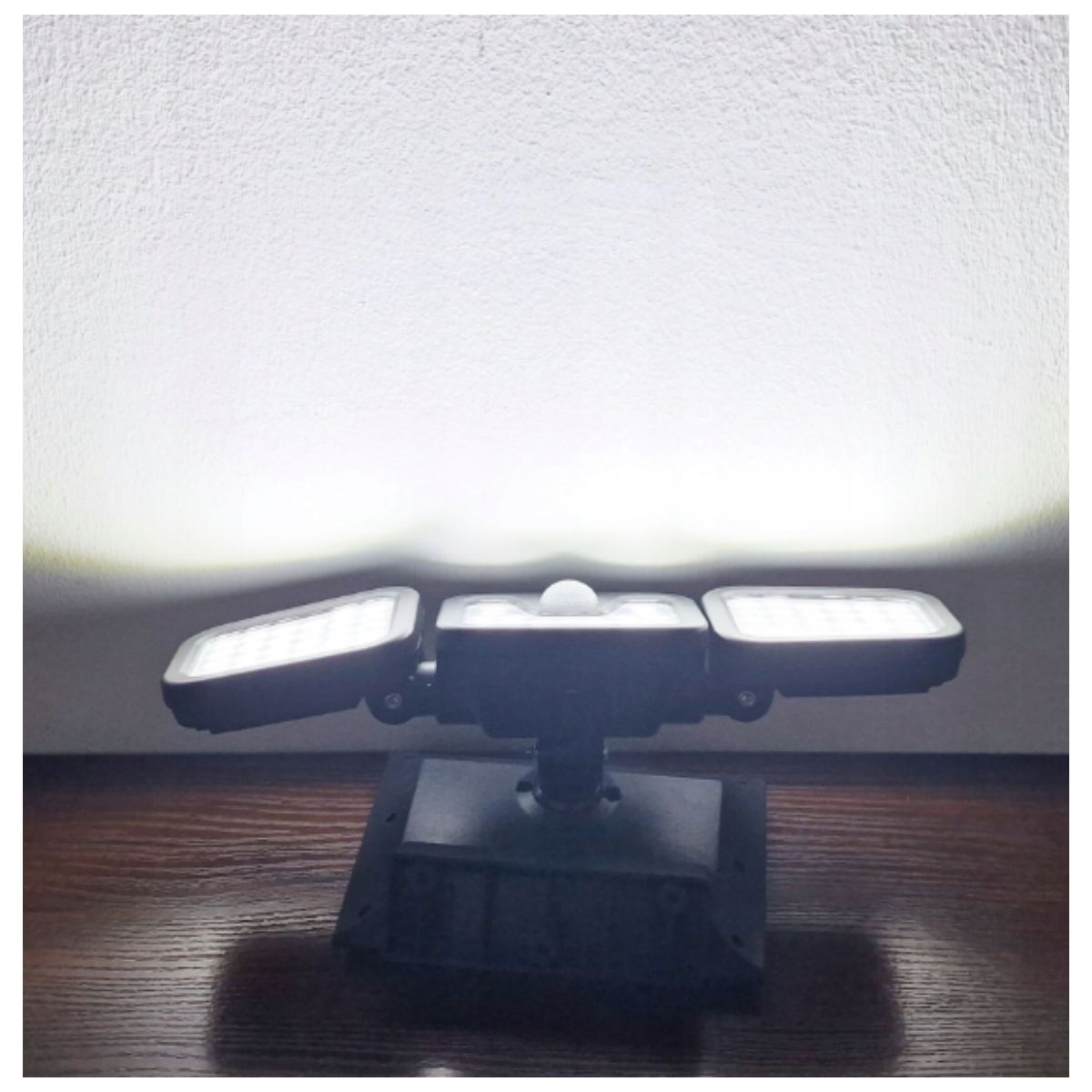 GENERICO - Triple Lampara Ancha LED Solar