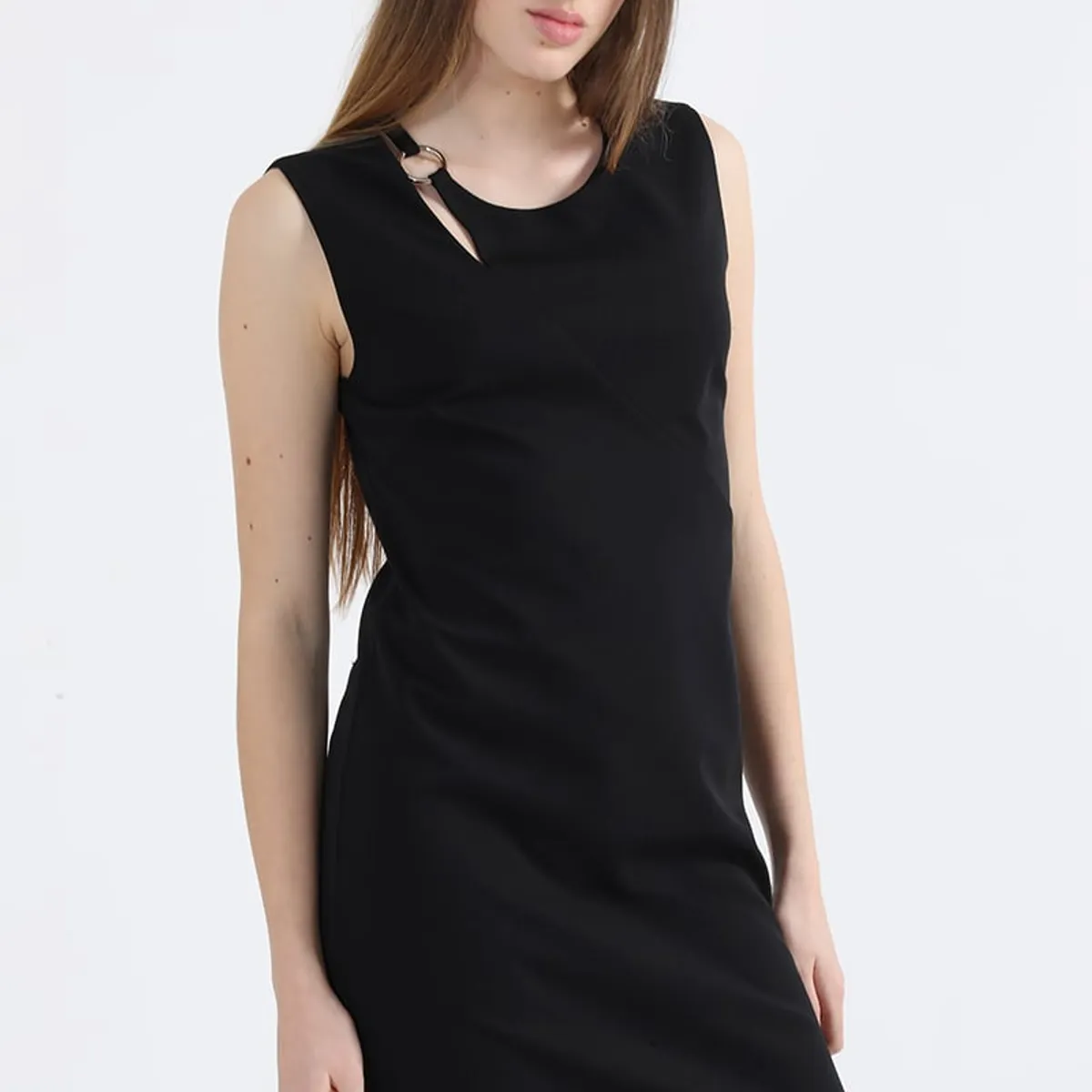 LIOLA - Vestido Asimetrico, Aplicación Argolla, Negro Liola