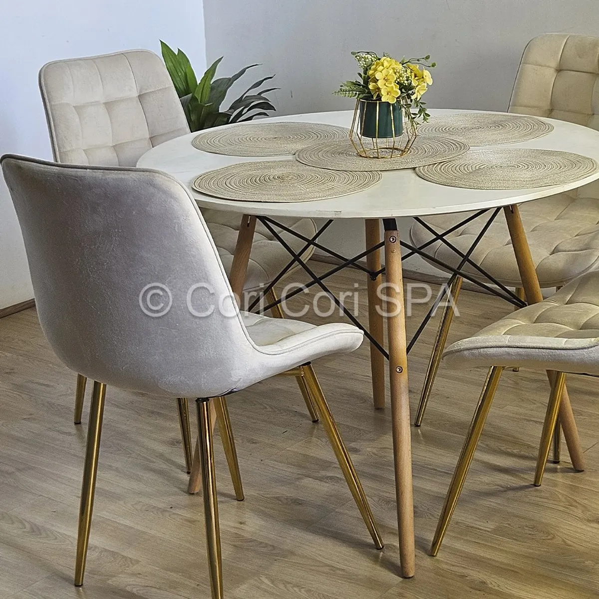 CORI CORI - Comedor Mesa Eames 120cm + 4 Sillas Capitonne Top Gold Beige