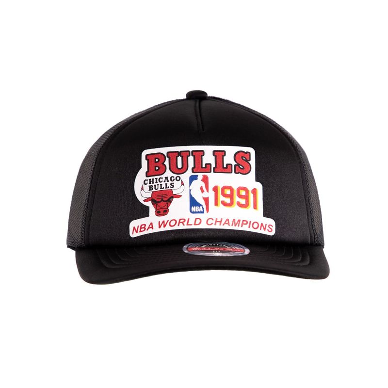MITCHELL & NESS - Jockey Gorro Trucker Chicago Bulls Curva Negro Mitchell And Ness