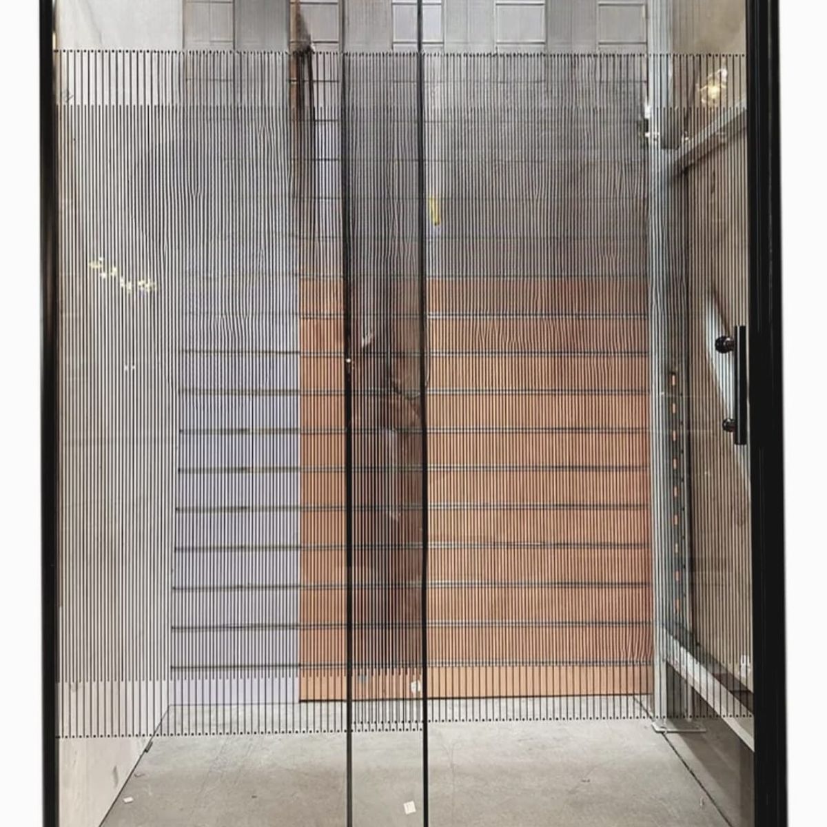 GENERICO - MAMPARA VIDRIO TEMPLADO 120-140 X 180 PERFIL DISEÑO CODIGO BARRAS