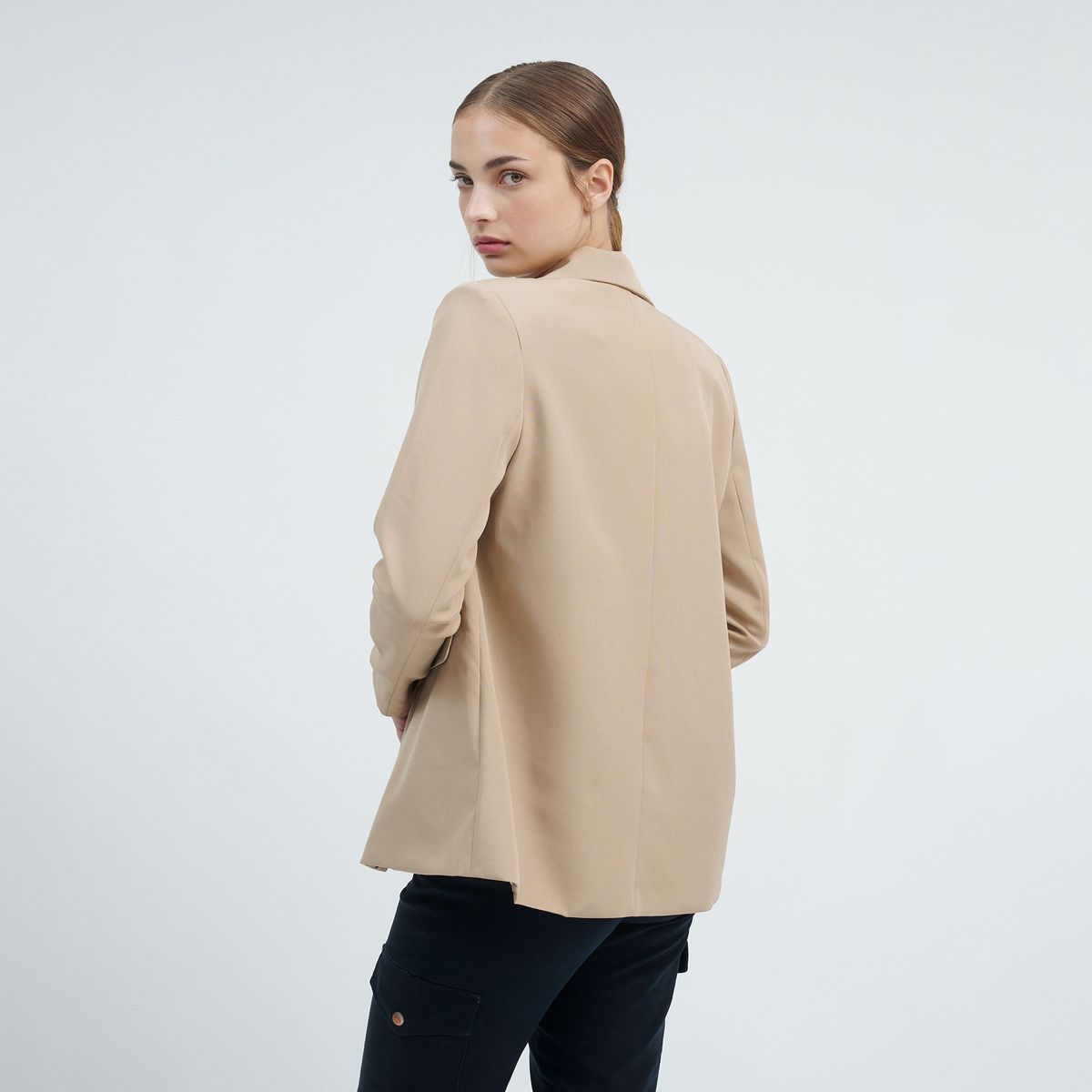 GUINDA - Blazer Oversize con Botonadura Dorada Tailor Guinda