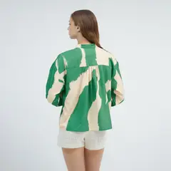 GUINDA - Blusa con Cuello Corto en V Lizzy -