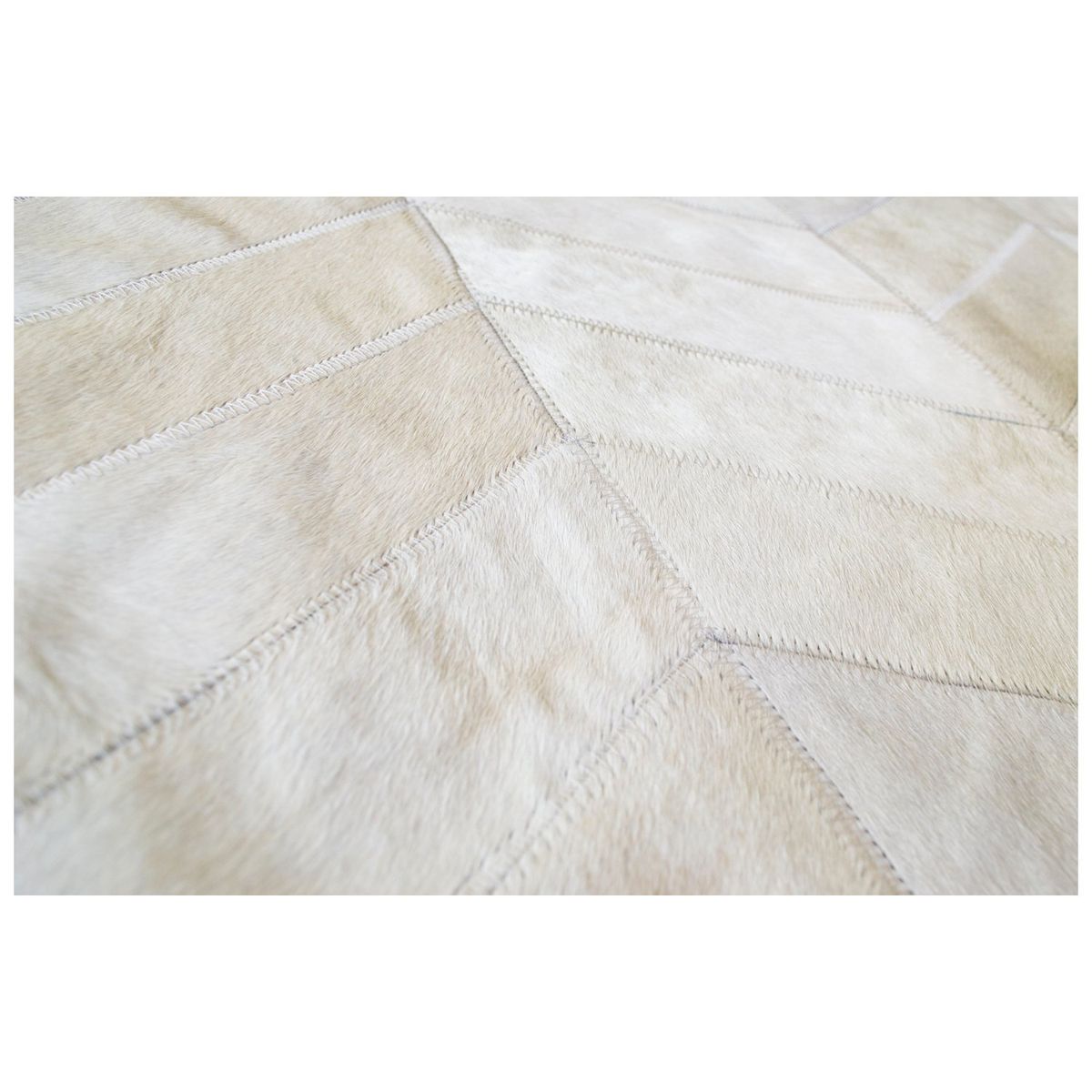 MOO HOGAR - Alfombra Cuero Natural  206 X 296 Cm Diseño Chevron