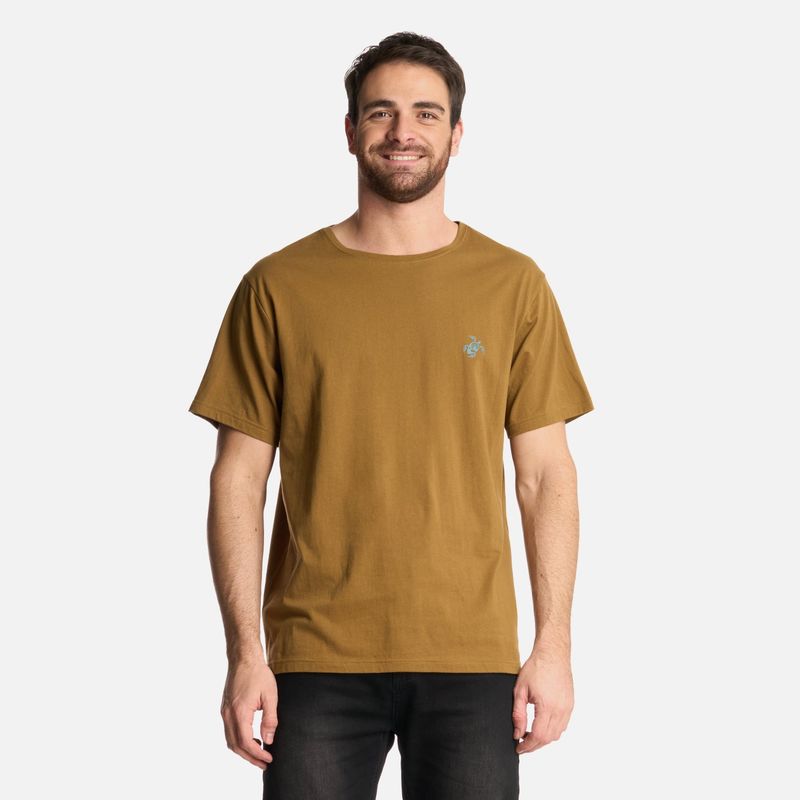HAKA HONU - Polera Hombre Vive Fuera Mostaza Oscuro Haka Honu