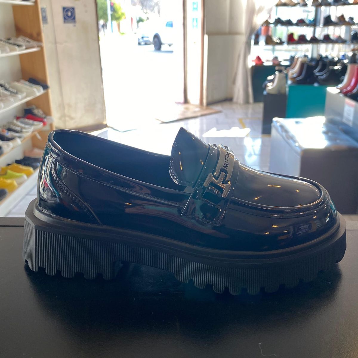 GENERICO - Mocasín Negro Plataforma Charol Mujer