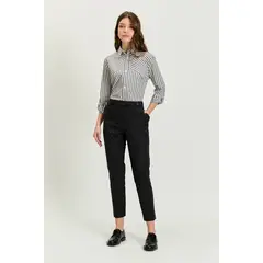 IO - Pantalon Liso Negro