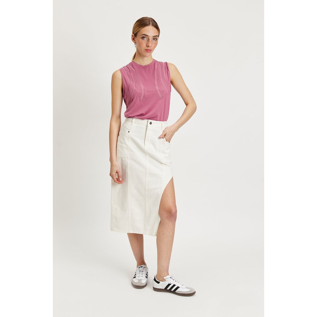 IO - Polera Sin Mangas Morado Mujer Io