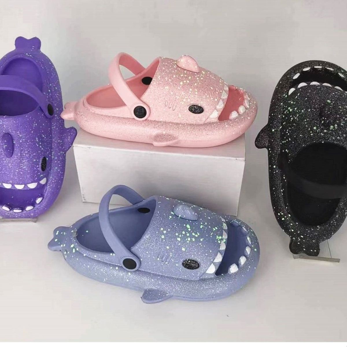 LOS CHINOS - chalas luminosas tiburon niños con ajuste