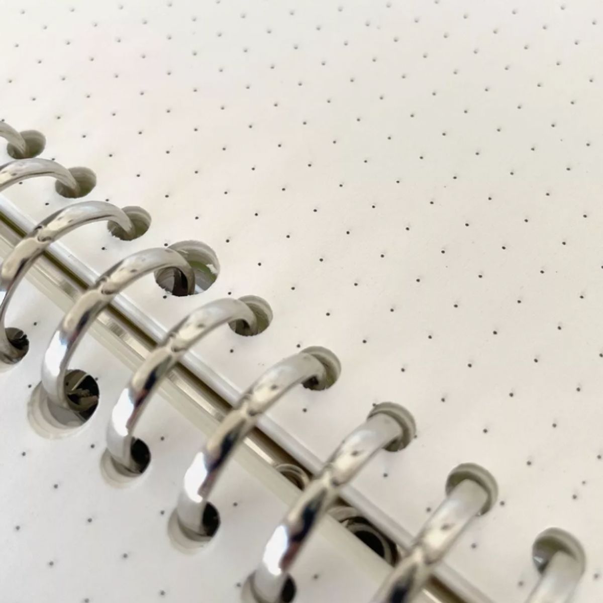 LANGUO - Libreta Anillada De Punto B5 Sistema Refill Languo