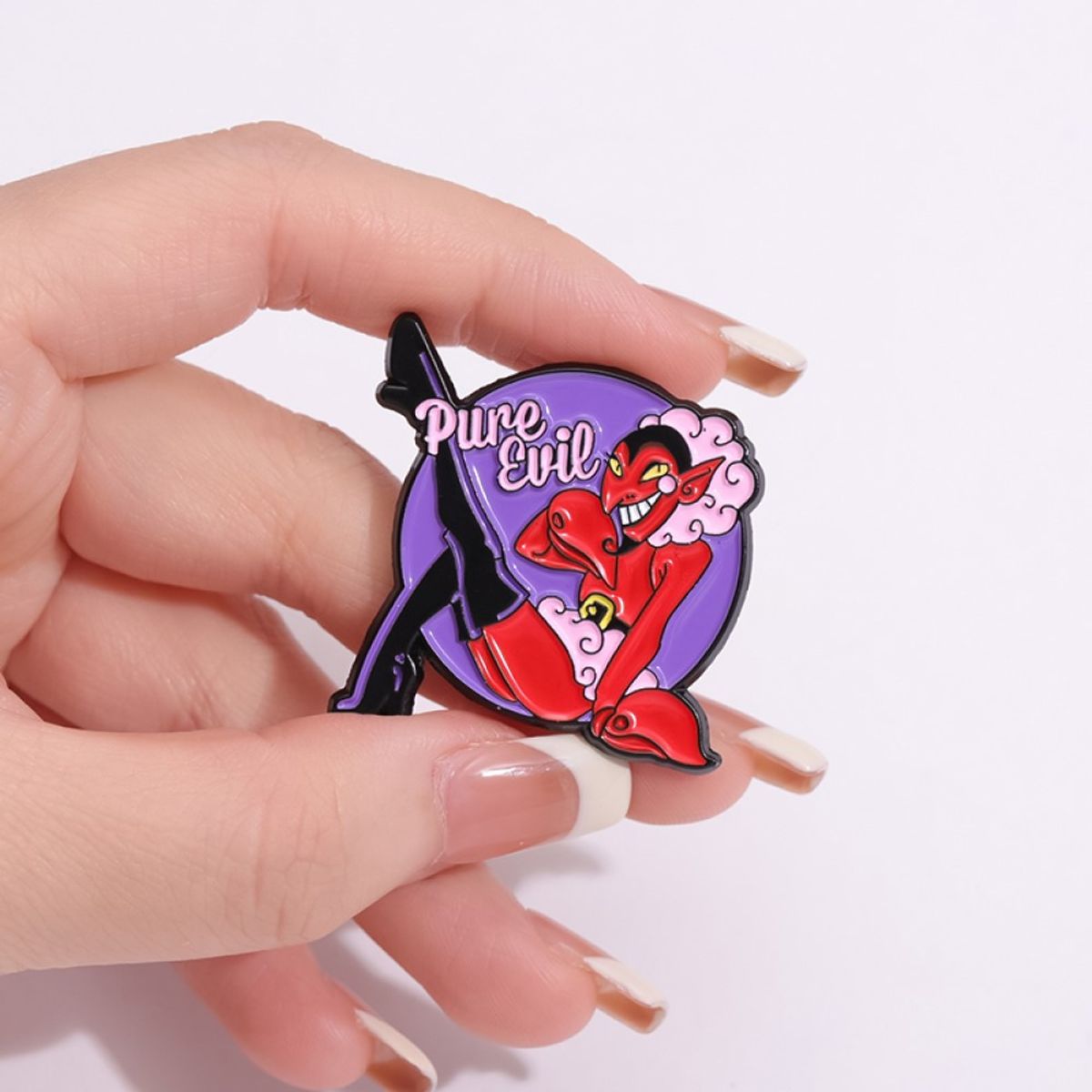 GENERICO - Broche pin divertido "ÉL" Pure Evil chicas superpoderosa