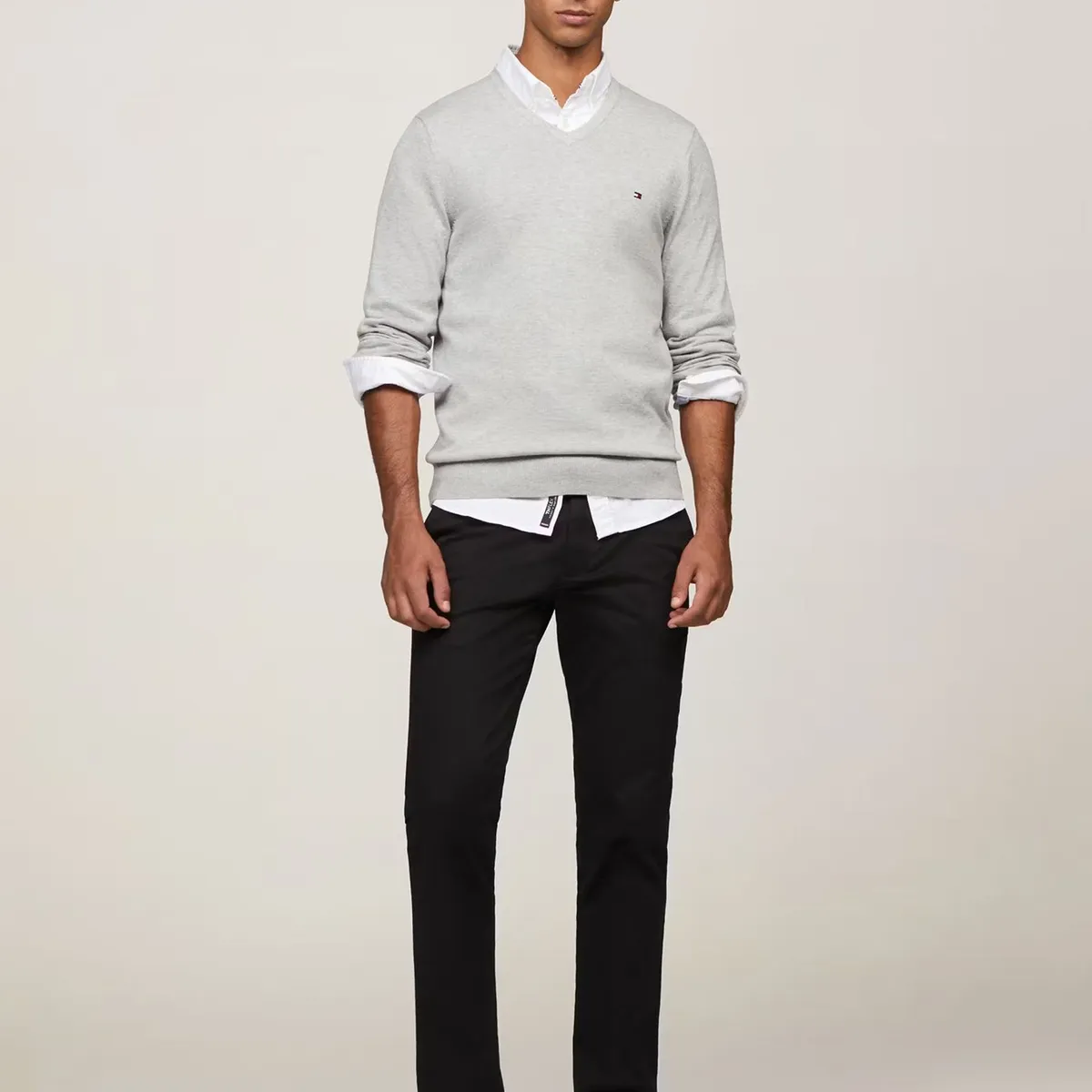 TOMMY HILFIGER - Sweater Básico Signature V-Neck Gris Tommy Hilfiger